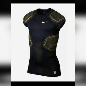 Nike Pro Combat Hyperstrong compression pad
